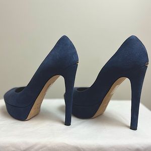 LIKE NEW SZ 37 Christian Dior “miss Dior” peep toe.